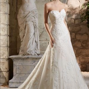 Mori Lee Wedding Dress- size 10